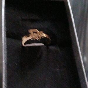 Elegant Gold Band Ring